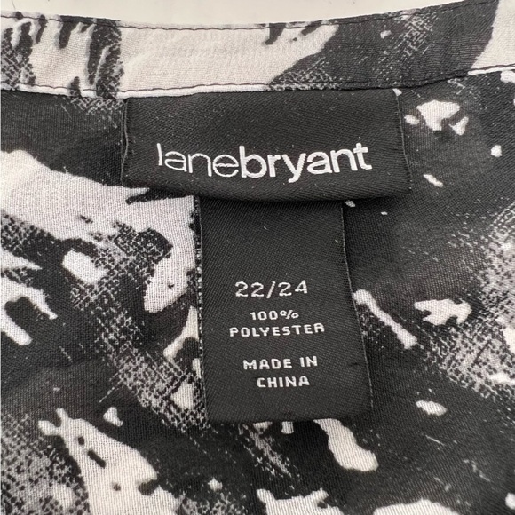 Lane Bryant Blouse Plus Size 22 24 3X Black White Print V Neck Roll Tab Sleeves - Picture 9 of 14